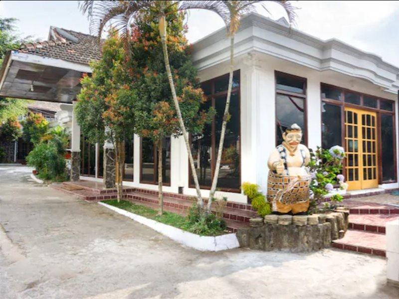 فندق Reddoorz At Pujon Malang باتو المظهر الخارجي الصورة
