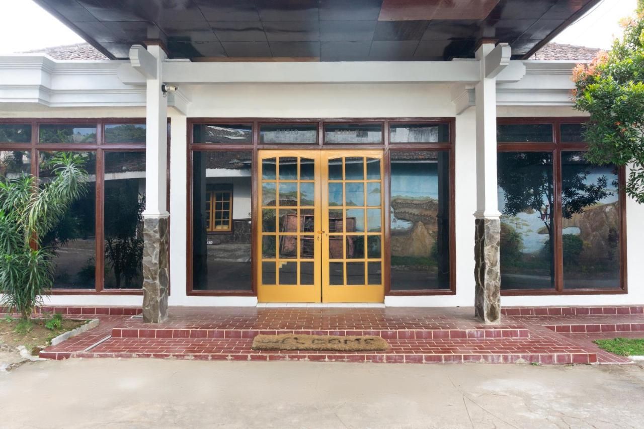 فندق Reddoorz At Pujon Malang باتو المظهر الخارجي الصورة