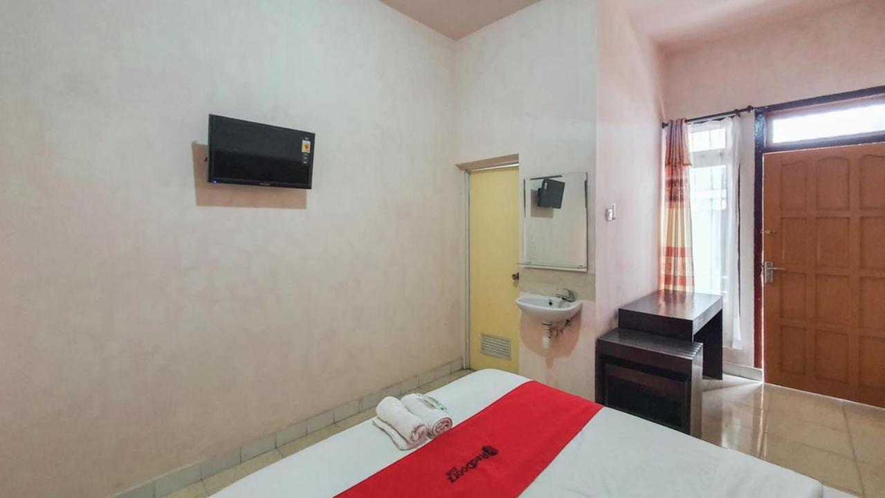 فندق Reddoorz At Pujon Malang باتو المظهر الخارجي الصورة