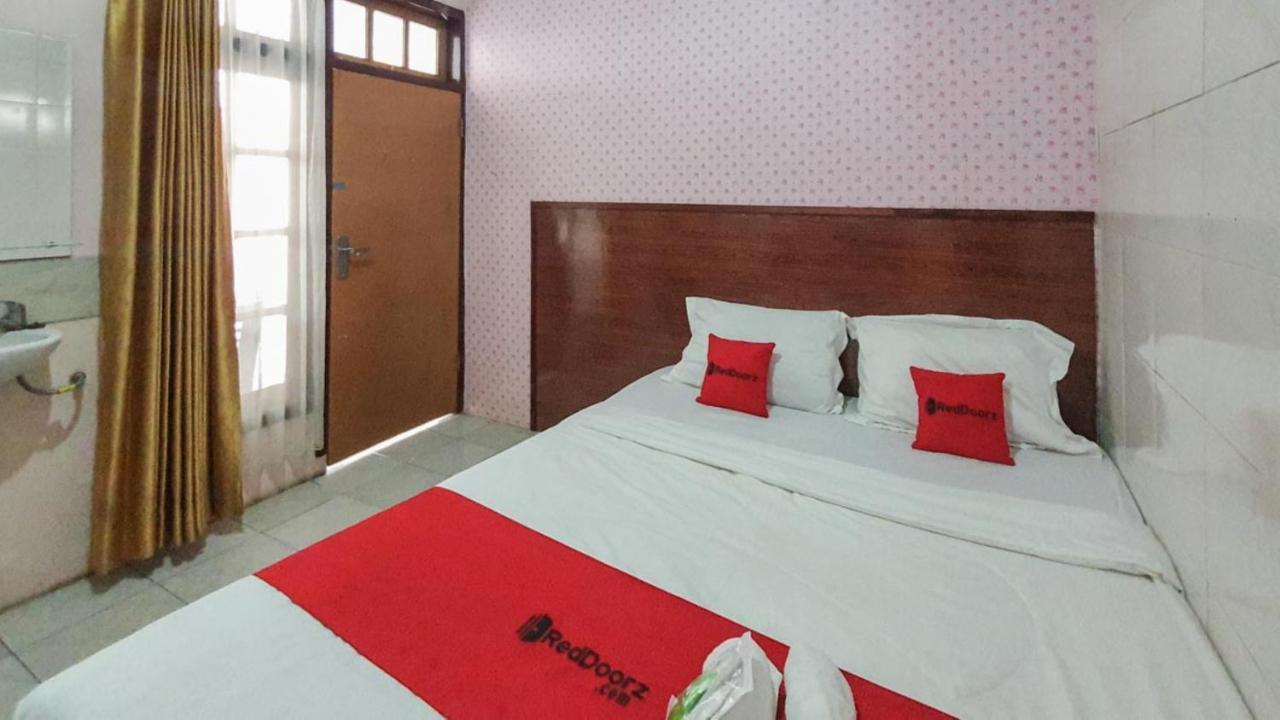 فندق Reddoorz At Pujon Malang باتو المظهر الخارجي الصورة