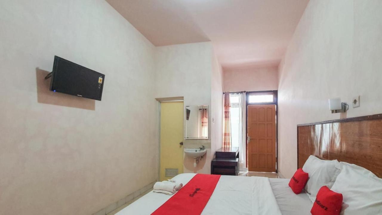 فندق Reddoorz At Pujon Malang باتو المظهر الخارجي الصورة