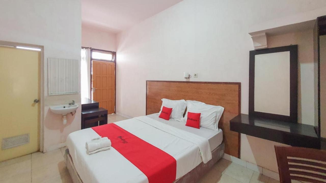 فندق Reddoorz At Pujon Malang باتو المظهر الخارجي الصورة
