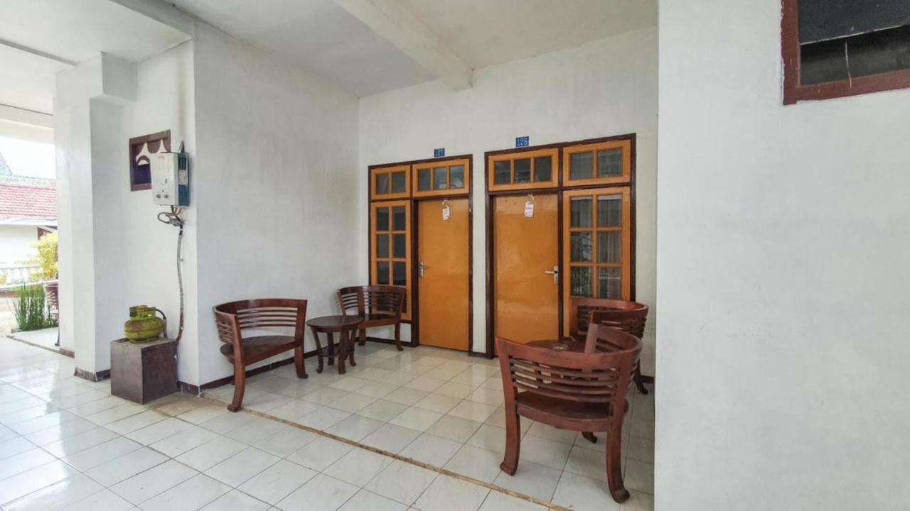 فندق Reddoorz At Pujon Malang باتو المظهر الخارجي الصورة
