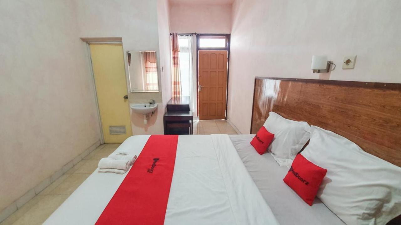 فندق Reddoorz At Pujon Malang باتو المظهر الخارجي الصورة